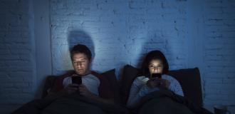 Is Social Media Ruining Relationships? Signs to Look out for